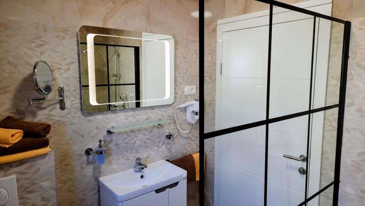 Dorijini Dvori Bed & Breakfast บาชกาโวดา ภายนอก รูปภาพ